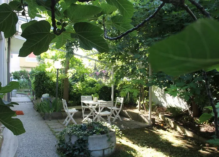 Apdf Appartamento Con Giardino